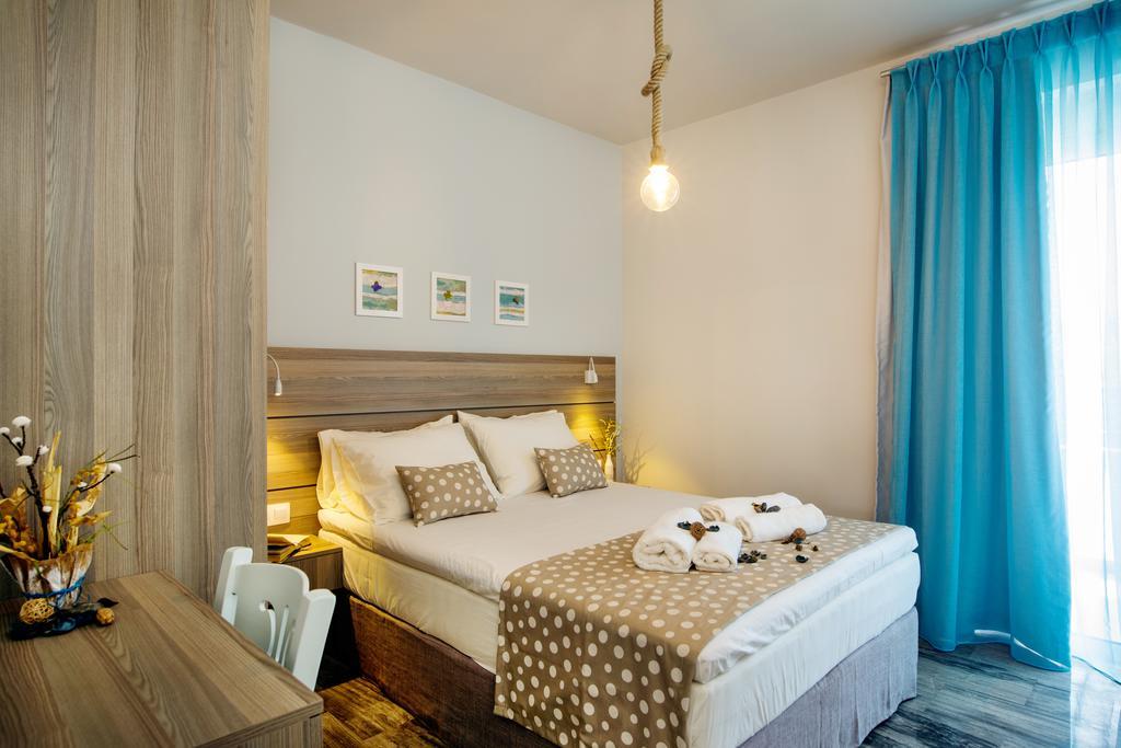 Beachside Apartment In Plakias Centre! エクステリア 写真